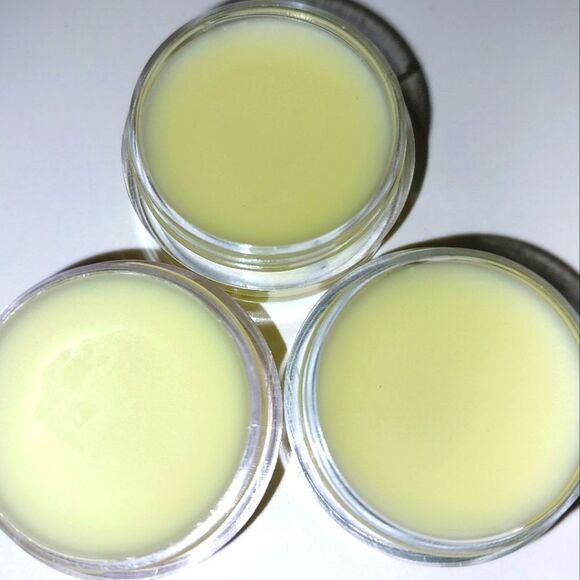 Hand crafted pot of honey natural lip balm - Picture 3 of 5